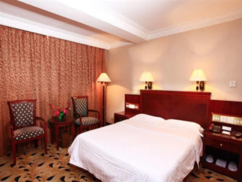 Yizhi Hotel Changgang Metro Station - Free Shuttle Bus During Canton Fair Exterior photo